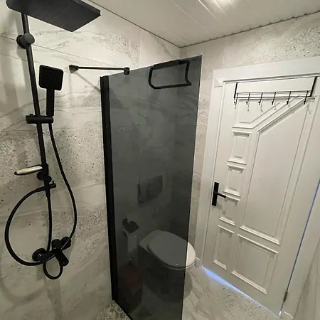 Nas-a Luxury, 6 Bedroom, 3 Bathroom