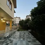 Вілла Nas-a Luxury, 6 Bedroom, 3 Bathroom *