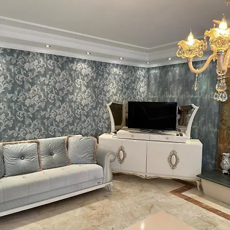 Luxury, 6 Bedroom, 3 Bathroom Вилла *