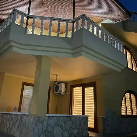 Villa Luxury, 6 Bedroom, 3 Bathroom *