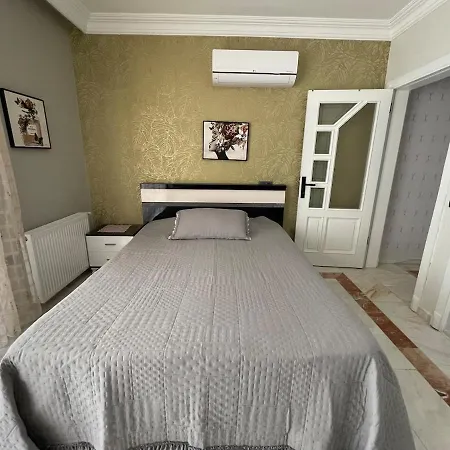 Luxury, 6 Bedroom, 3 Bathroom
