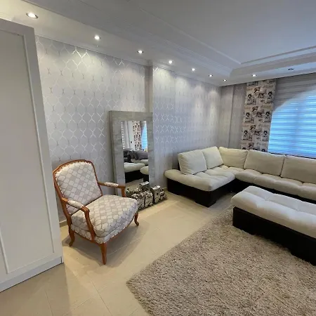 Luxury, 6 Bedroom, 3 Bathroom Villa Alanya