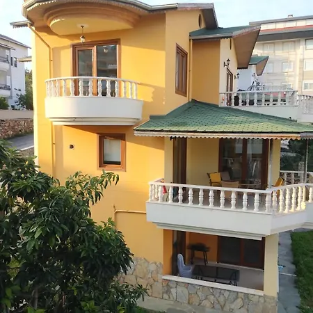 Luxury, 6 Bedroom, 3 Bathroom Villa Alanya