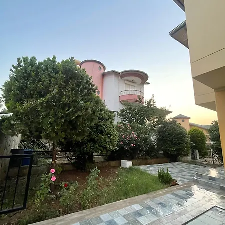Luxury, 6 Bedroom, 3 Bathroom Villa Alanya