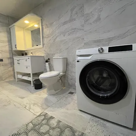 Nas-a Luxury, 6 Bedroom, 3 Bathroom וילה אלאניה