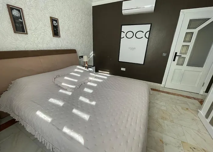 Nas-a Luxury, 6 Bedroom, 3 Bathroom *