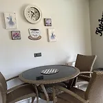Nas-a Luxury, 6 Bedroom, 3 Bathroom Vila *