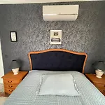Nas-a Luxury, 6 Bedroom, 3 Bathroom Vila *